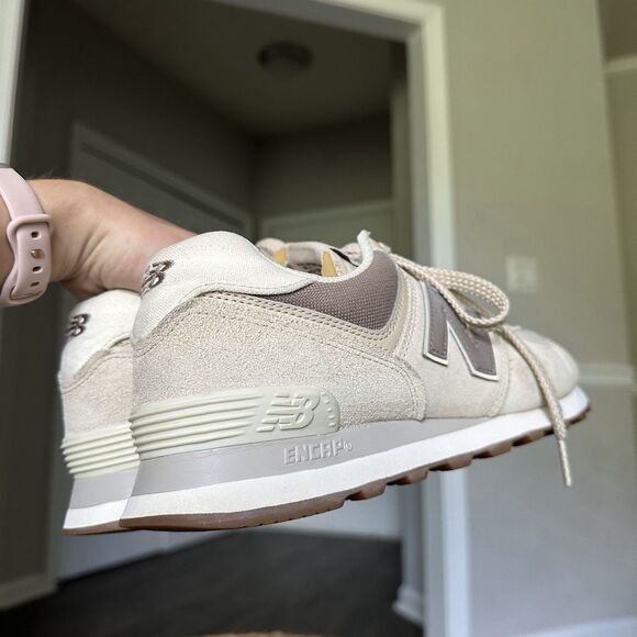 NEW BALANCE 574 WL574EVW Lightweight Lifestyle Sneaker - Tan/White - Size 9 - Picture 8 of 13